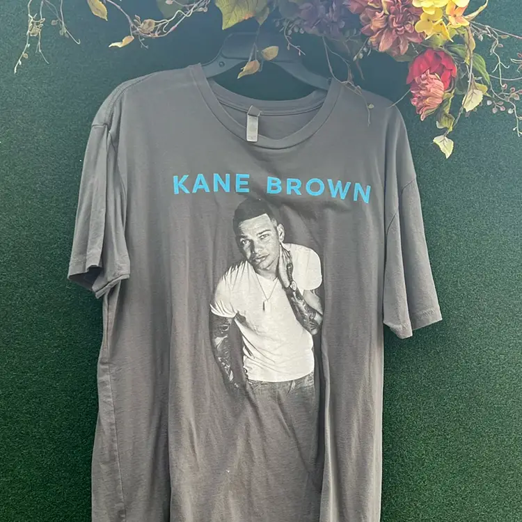 Kane Brown Concert T-Shirt. Hang Tag Next Level. Size Extra Large