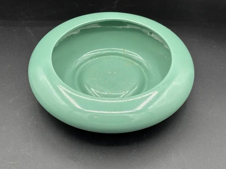 Vintage planter - round shallow celadon