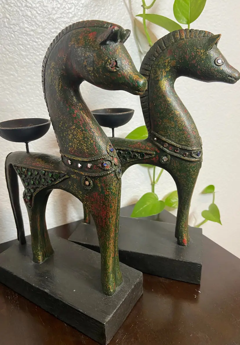 Decorative Horse Sculptures Designed As Candle Holders