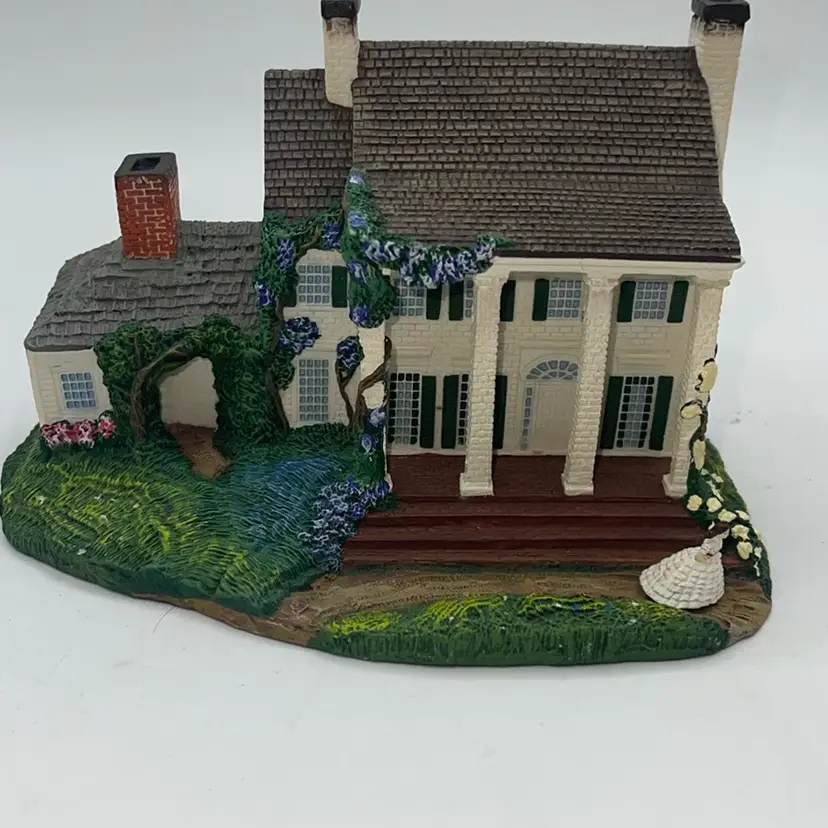 Hawthorne Village Tara Scarlets Pride Figure 1992 5.5” X3.75”