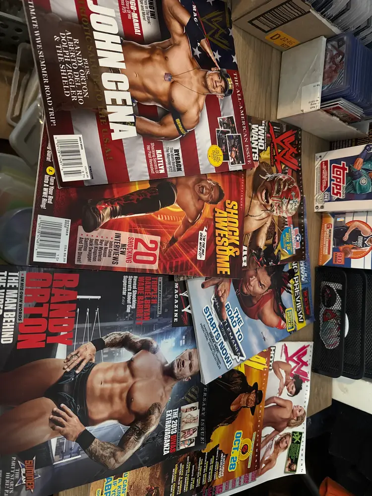 423 Show WWE Magazines (From Early 2000’s To Mid 2000’s) Plus Wrestling Cards. 