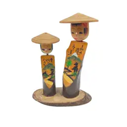 VINTAGE KOKESHI 
FIGURINE DOLLS
Japan