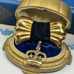 Vintage Fleur De Lis Crown Brooch