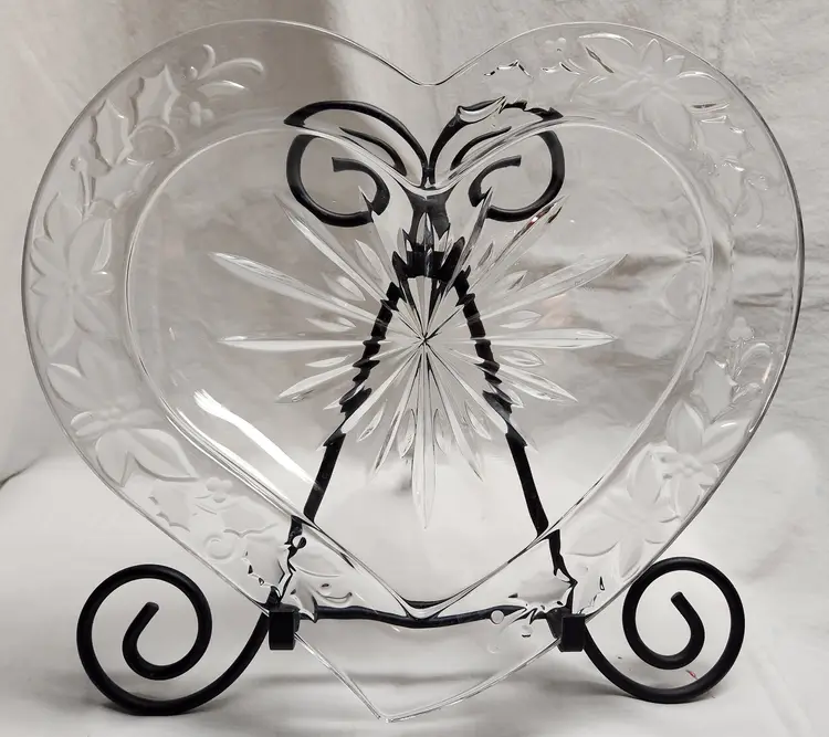 Mikasa "Christmas Love" Heart Plate