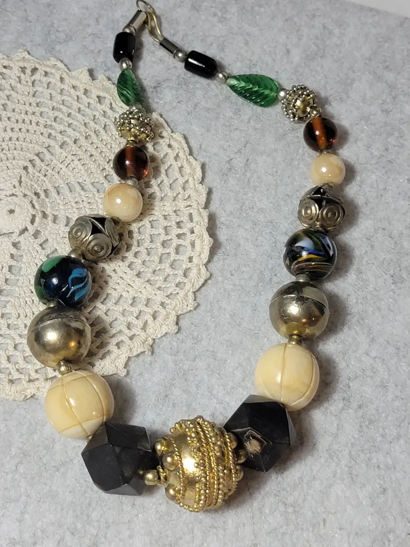 Vintage Encore Mixed Bead Necklace is a bold and eye-catching piece with chunky statement necklace