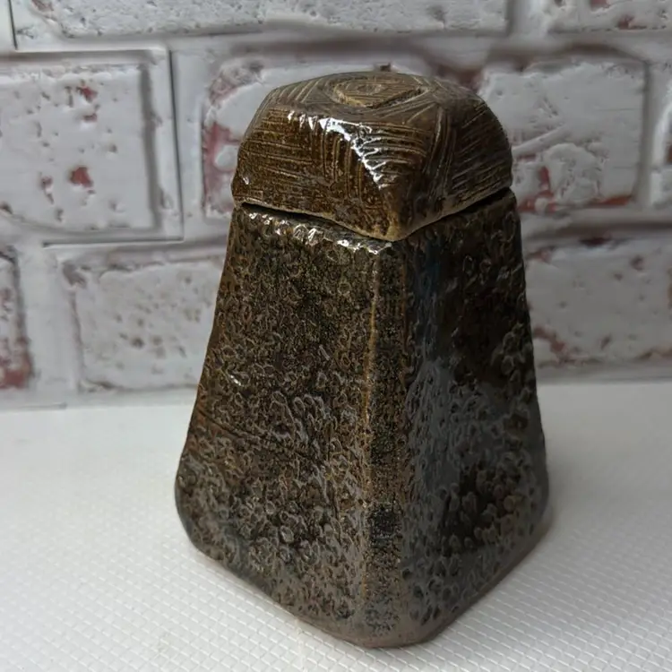 Pottery With Lid That Say D