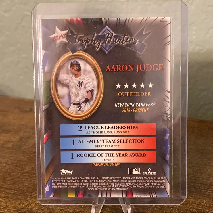 Aaron Judge 2022 Topps Stadium Club Chrome Trophy Hunters Wave Refractor