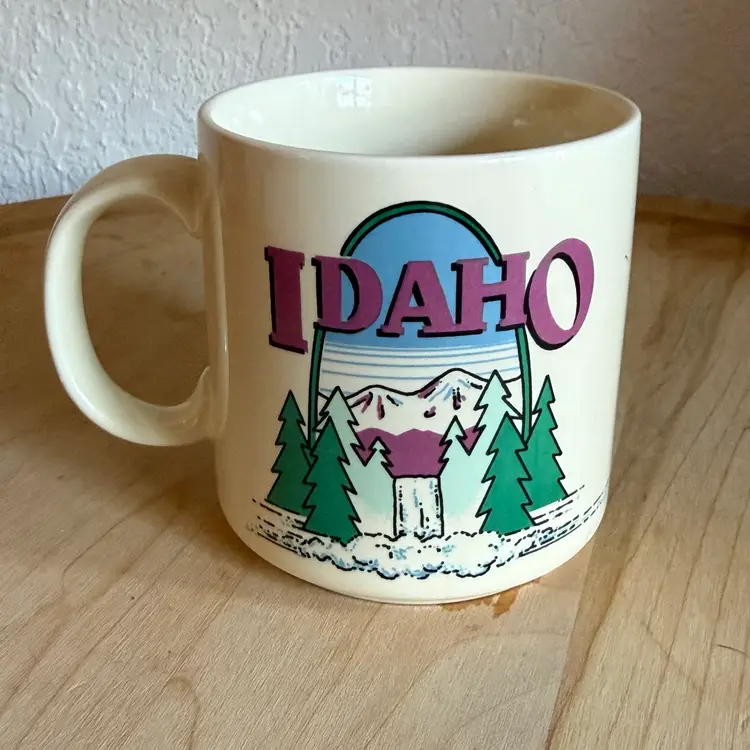 Vintage Idaho Mountains and Trees Travel Novelty Souvenir Coffee Mug