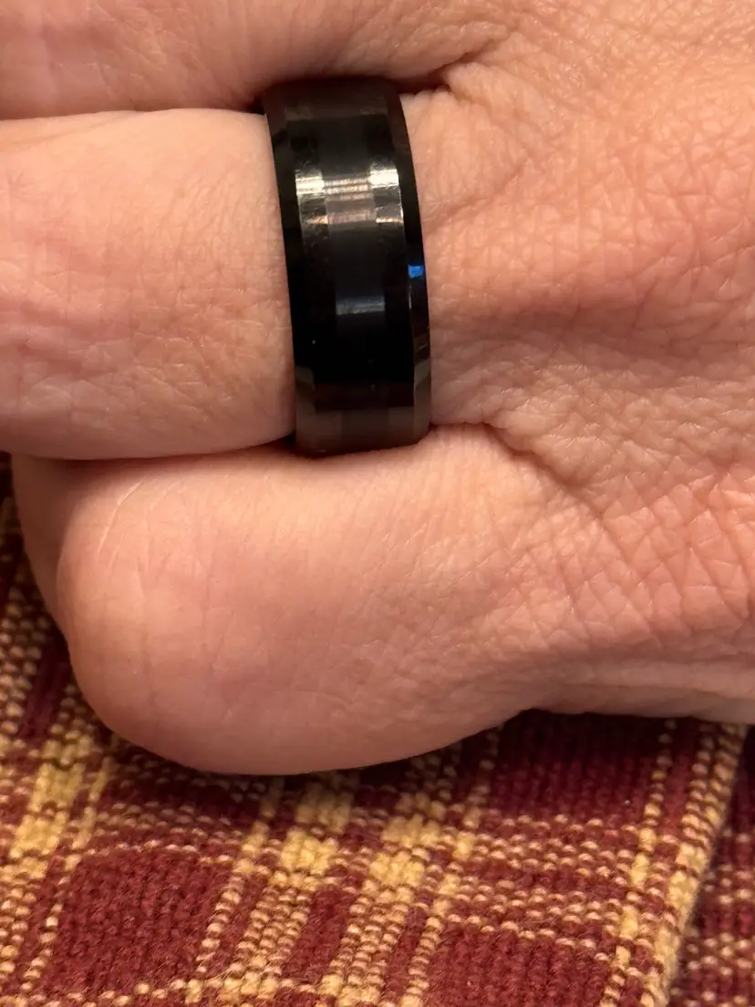 Men’s size 8 Tungsten Carbide Ring