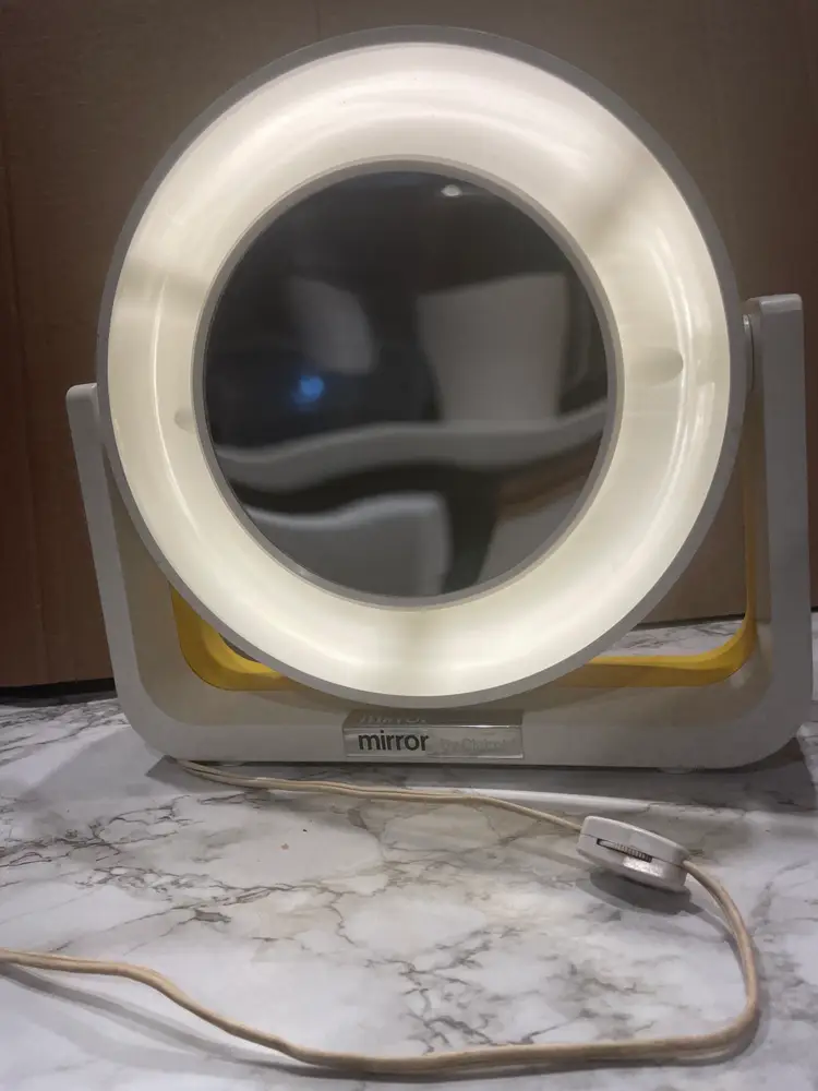 Clairol light up make up mirror