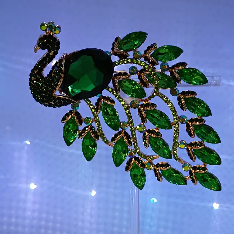 Green Rhinestone Peacock Brooch Pin Gold Tone Sparkly Bird Statement Jewelry (Inv - #05)