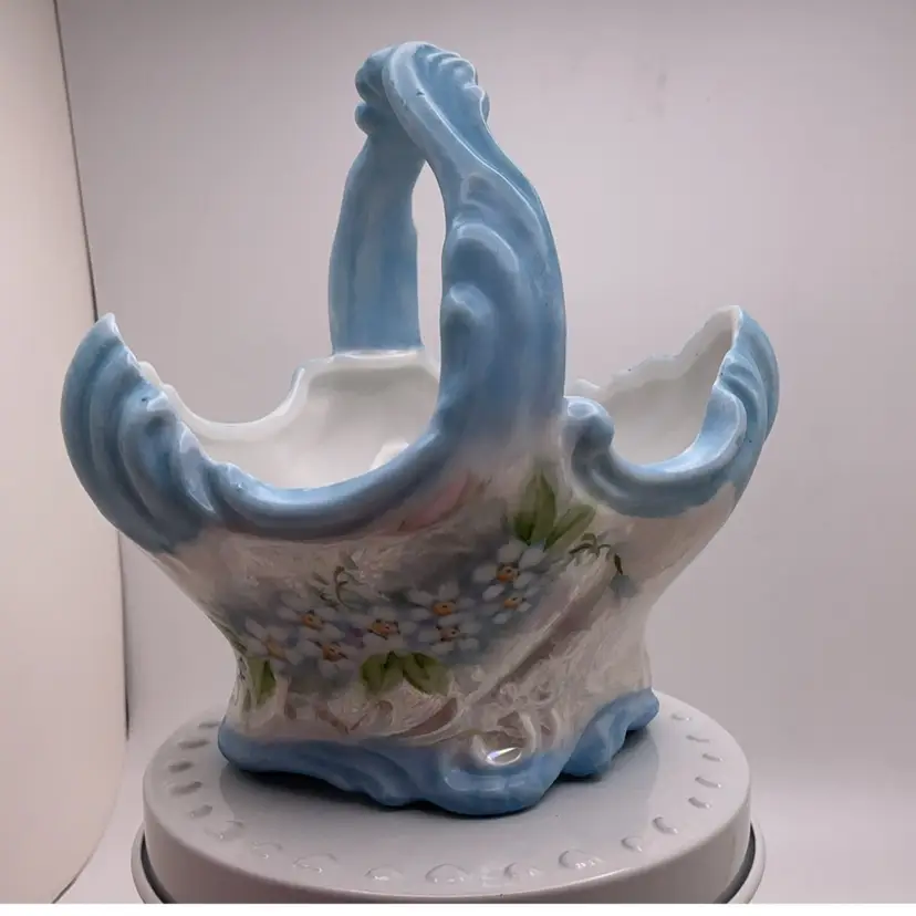 POW3 VTG Porcelain Basket Hand Painted Blue & White Luster 5” x 5.5”