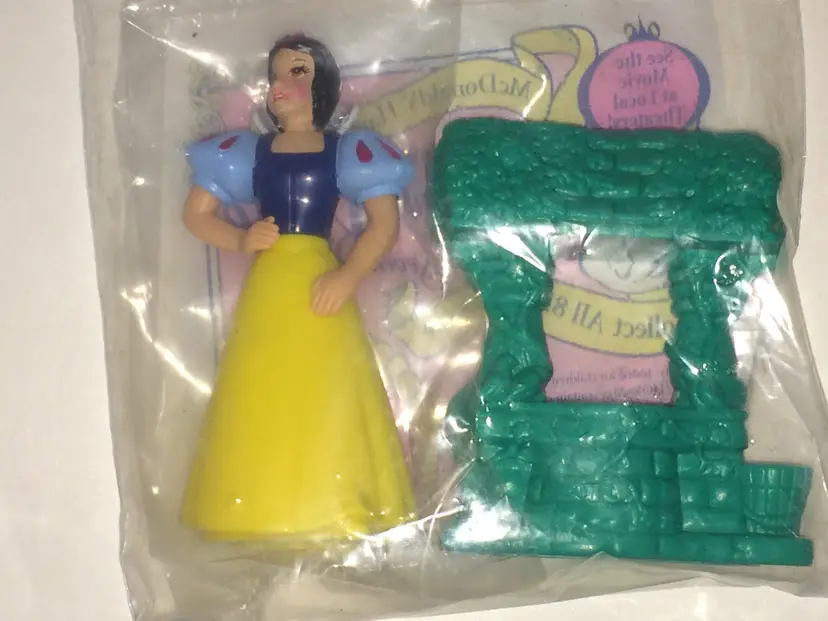 1992 Snow White with Wishing Well Unopened