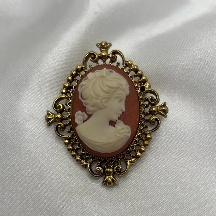 Cameo Brooch Locket Avon