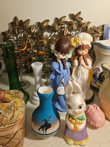 Snowy ❄️ Day - Vintage Variety 