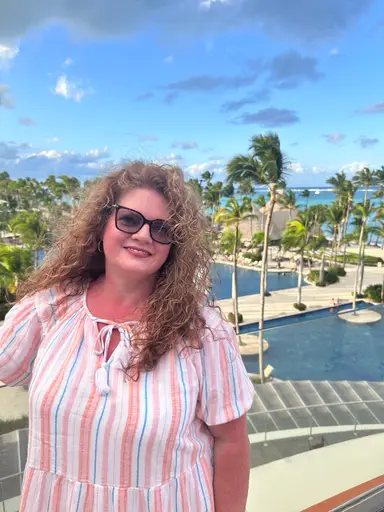 VanessaGail_Collecting_Cousins