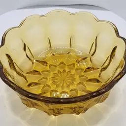 Vintage Amber Anchor Hocking "Fairfield" Glass Scalloped Edge Bowl 6"