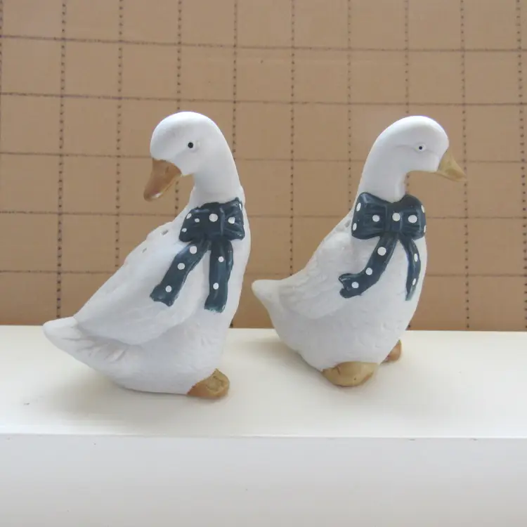 Vtg White Geese with Bows Salt and Pepper Shaker Set