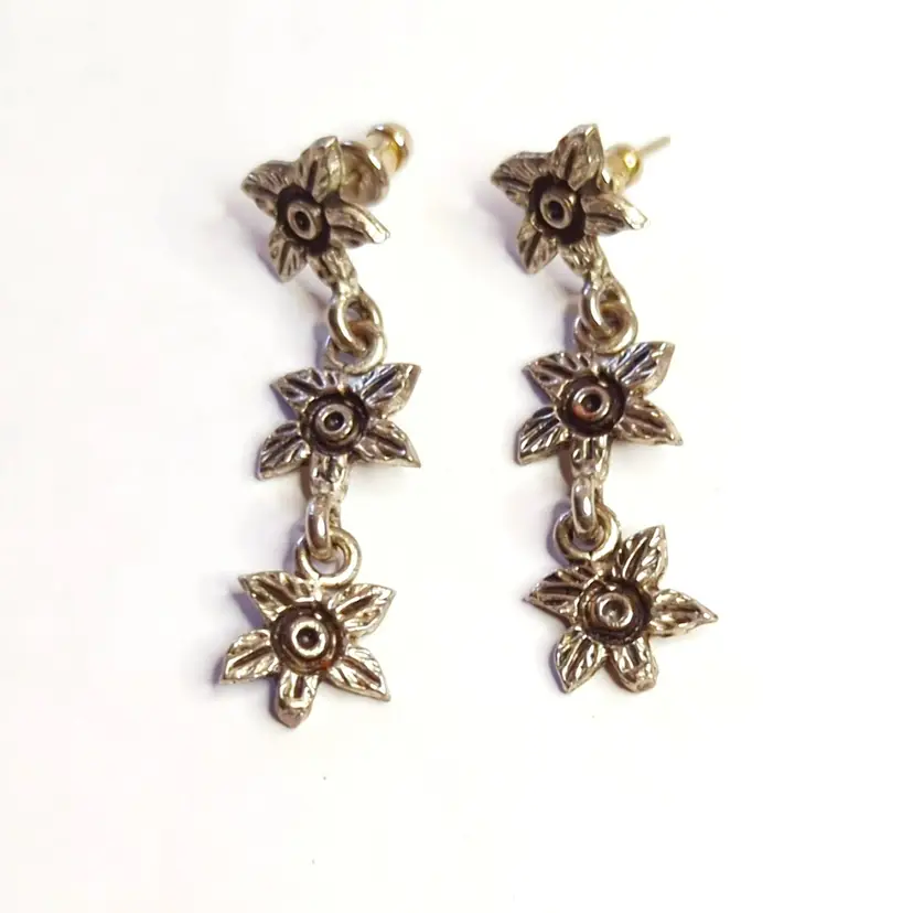 Vintage Flower Dangle Earrings Silver-Toned Metal