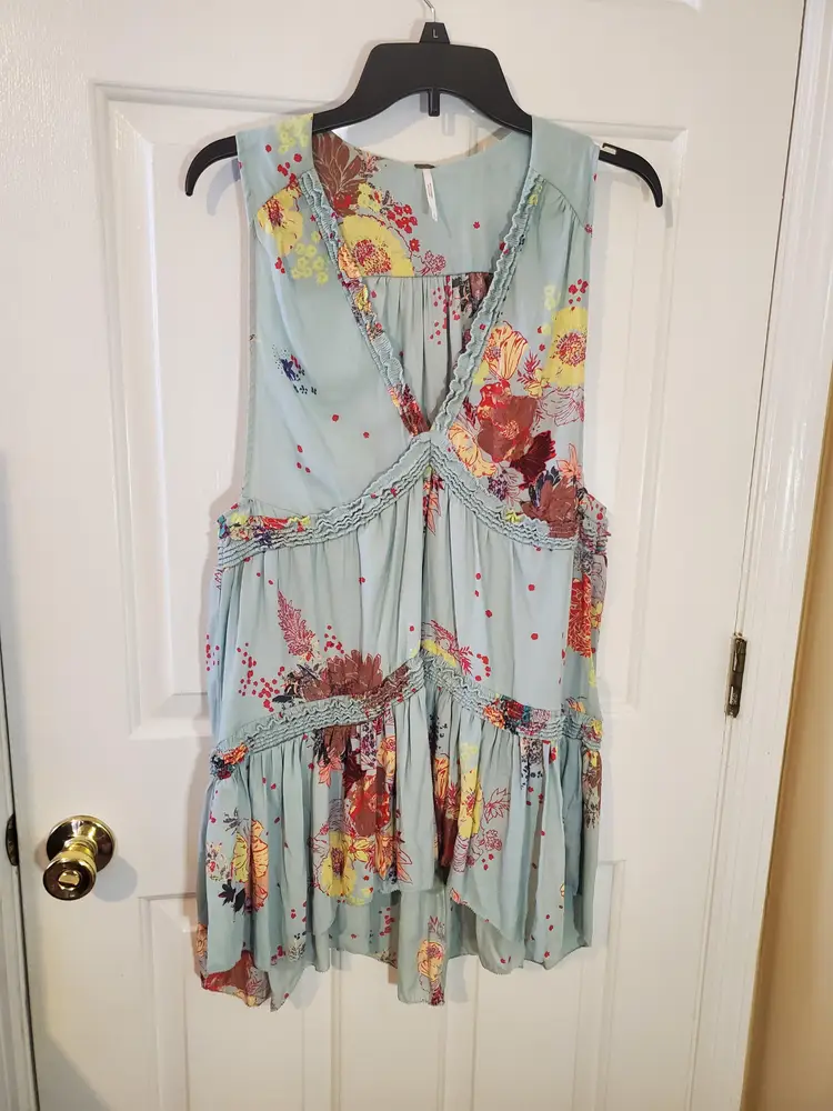 Free People Deep-V Floral Ruffled Tiered Tunic Size Large