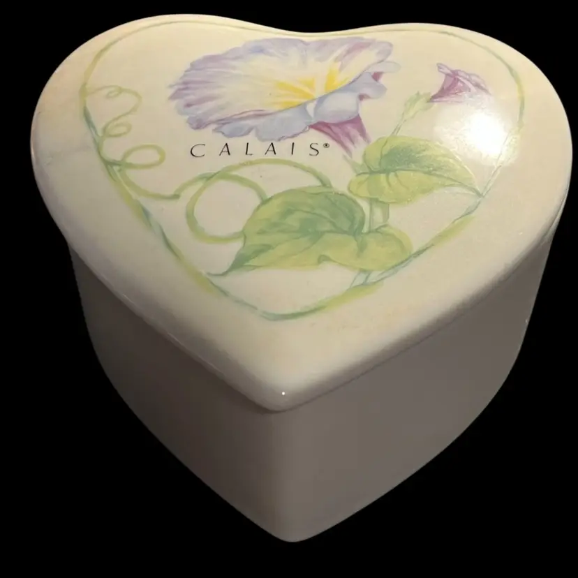 Vintage Mary Kay “Calais” Porcelain Heart Trinket Box