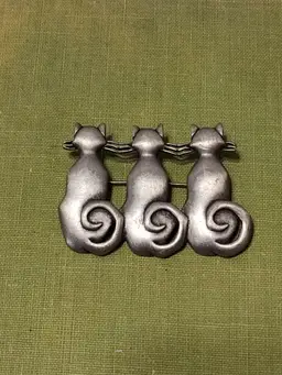 "Time Out Cats" Jonette Jewelry brooch