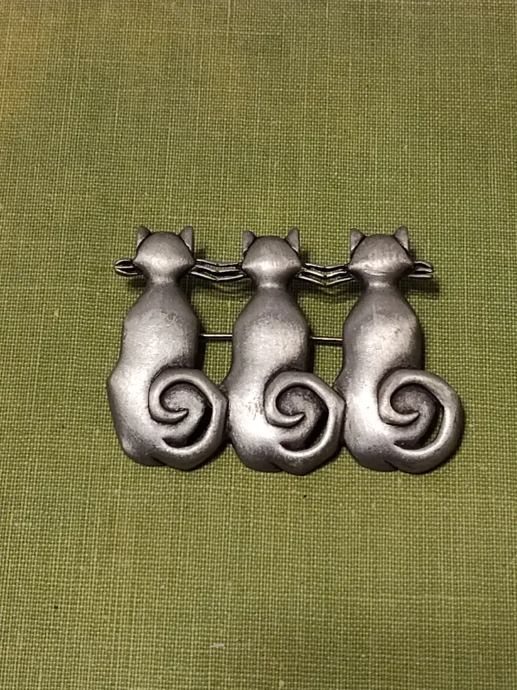"Time Out Cats" Jonette Jewelry brooch