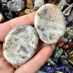 Not sure what this is but it’s pretty - Worry Stone