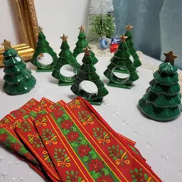 Vintage Christmas Tree Napkin Ring Set With Salt And Pepper Shaker