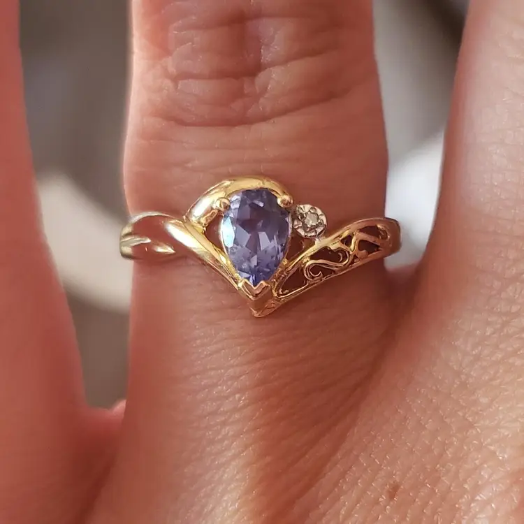 10k OR Yellow Gold Pear Shaped Tanzanite Diamond Ring