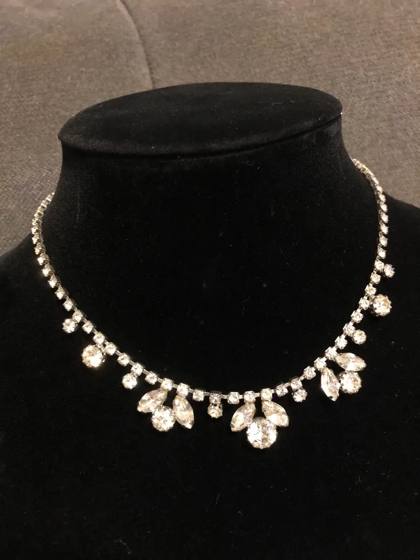 Vintage Rhinestone Sparkling Necklace