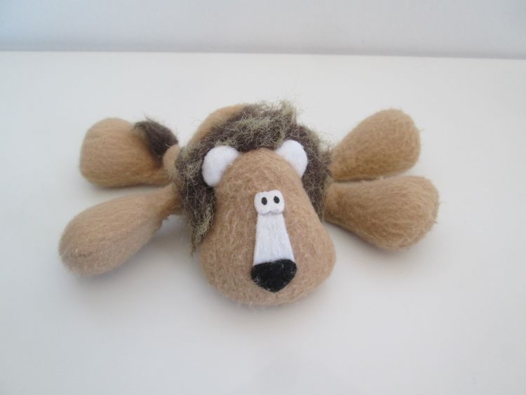 1985 Hallmark Monroe Mini Lion Plush Toy