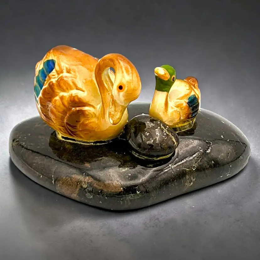 Miniature Mama and Baby Duck Bone China Figurine on Black Polished Stone Vtg