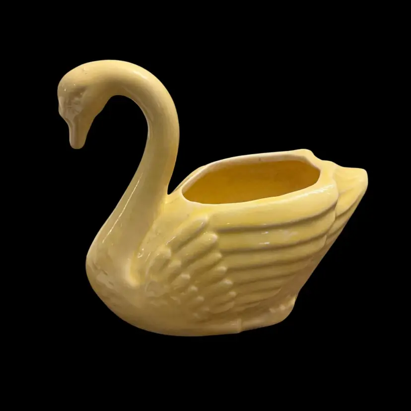 Beautiful Yellow Brush McCoy Pottery Swan Planter 5”x 6”