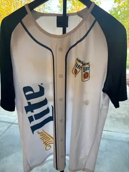Men’s Miller Lite SS T-shirt Large Used