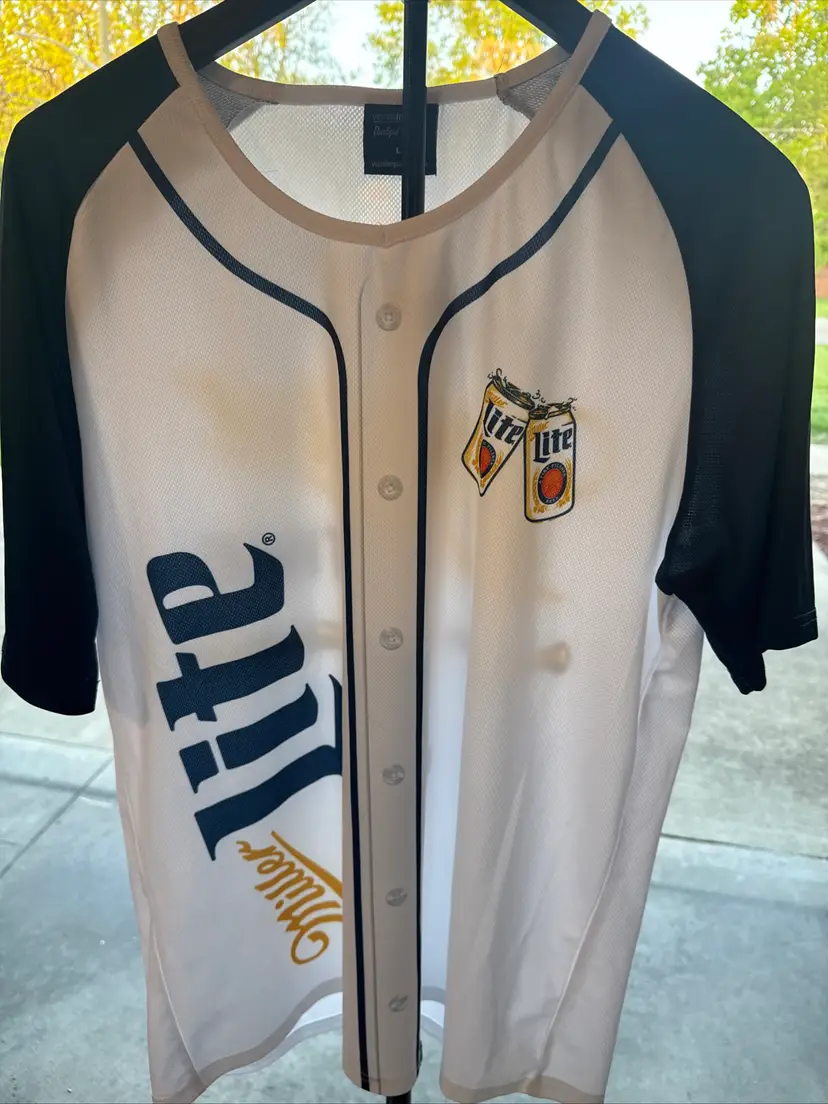 Men’s Miller Lite SS T-shirt Large Used