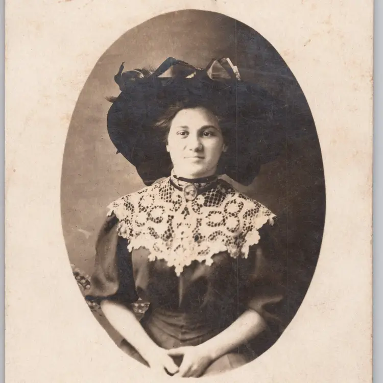 RPPC Postcard 1900s Pretty Woman Merry Widow Hat Real Photo