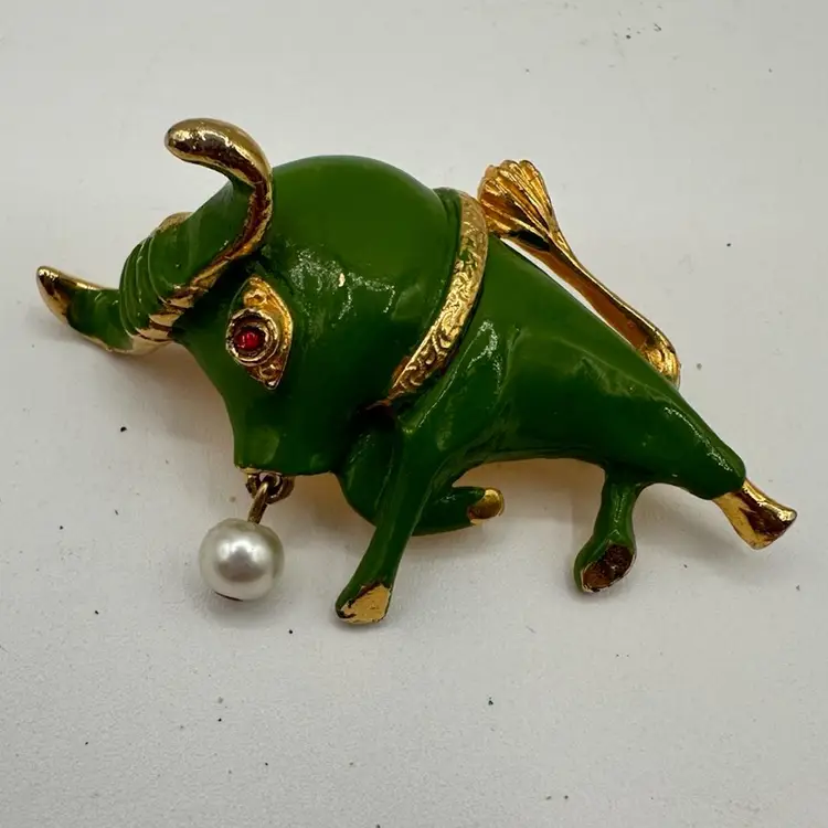 Mid Century Gold With Green Enamel Bull Brooch 