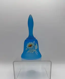 Vtg Westmoreland Glass Blue Satin Bell Hand Painted White Daisies 5 in Tall