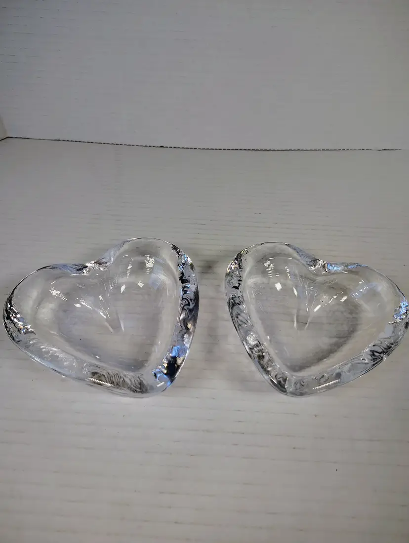 Simon Pearce Signed Heart Shaped Glass Trinket Dishes
