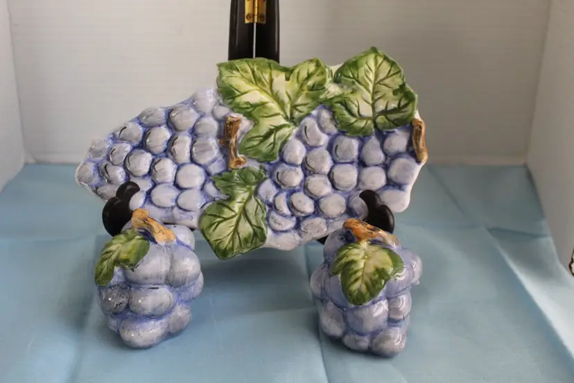 Vntg Made In Portugal Majolica Grape Salt & Pepper Shakers With Bowl/Spoon Rest