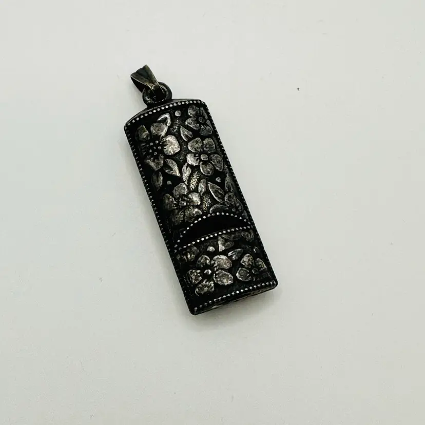A017 - Avon Whistle Pendant