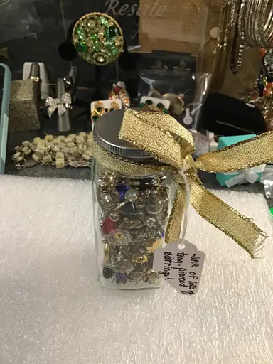 EARRING EXTRAVAGANZA $1 per pair Choose how many to run!  Watch that coupon in the host notes ends tomorrow 