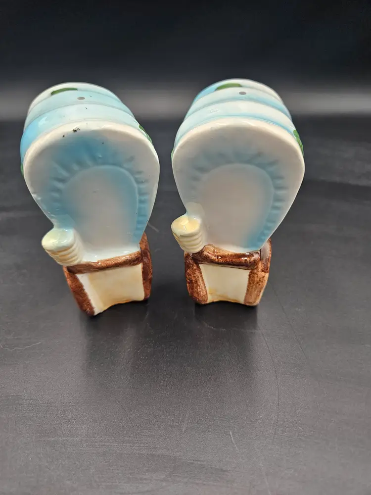 Wagon Salt & Pepper Shakers Phoenix, AZ Legend City