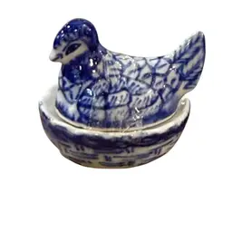 Handcrafted Thailand Blue White Porcelain Mini Hen On A Nest Flower Leaves Vintage Dish