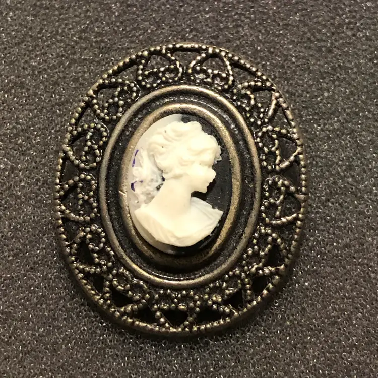 Vintage Black & White Cameo Brooch