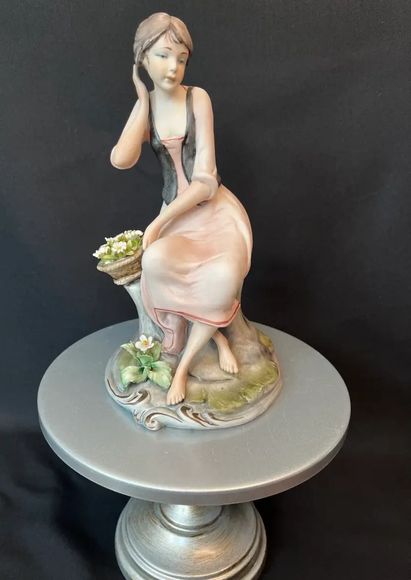 VTG 8.5” Ethan Allen Capodimonte Italian Bisque Figurine Of Girl Sitting On Log With Flowers