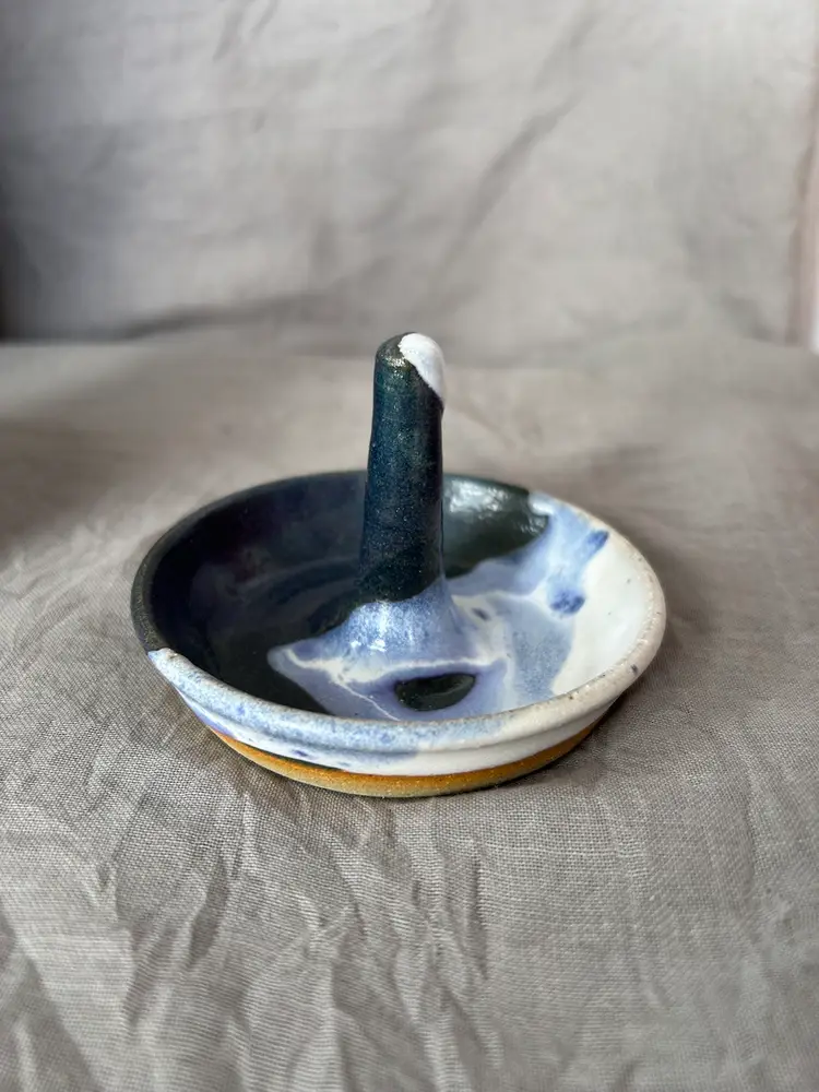 Beautiful Shades Of Blue & White Pottery Ring Holder