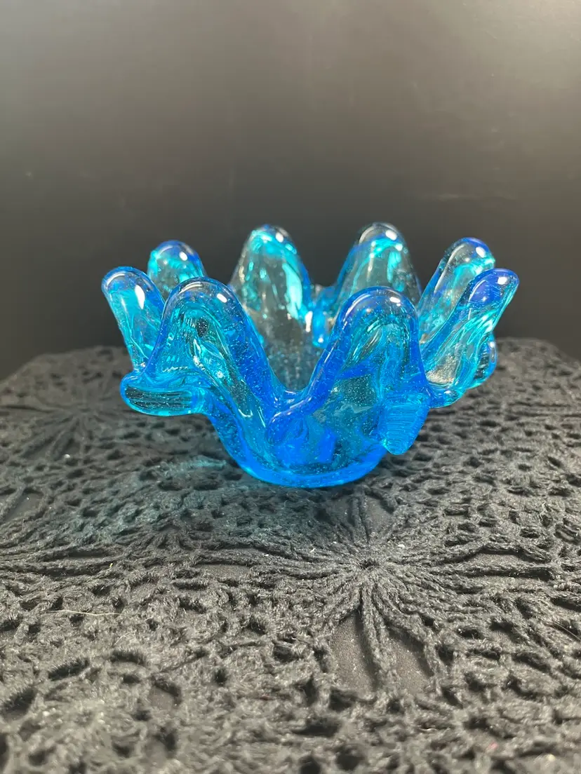 Beautiful Blue Art Glass Bowl w/ 8 Fingers. Interesting Detail. GLOWS!!