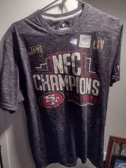 NFL Fanatics San Francisco 49ers T-shirt size medium new